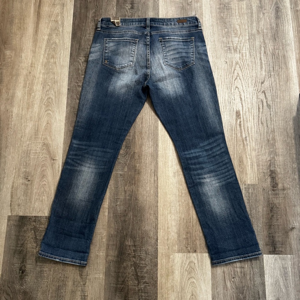 Kut From The Kloth Dark Wash Distressed  Boyfriend style Women’s Jeans 8petite - Picture 8 of 8
